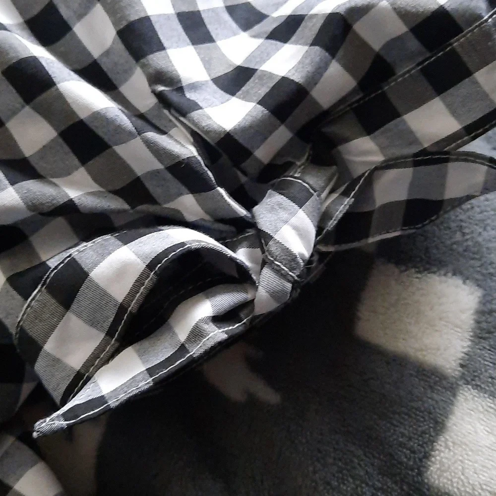 Roman's Short Sleeve Black and White Gingham Plaid Button Up Blouse Size 20 - Picture 7 of 8